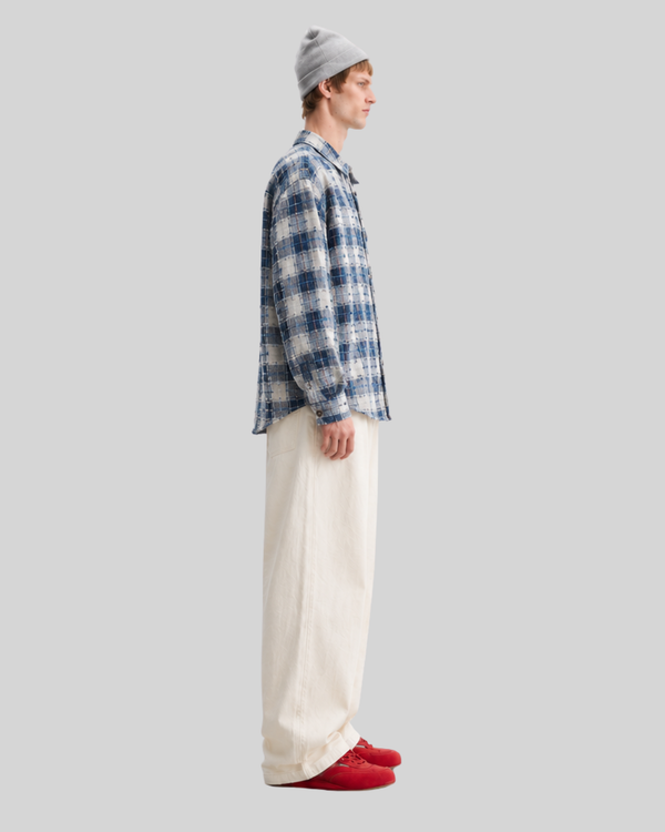 Simple plaid long sleeved shirt for men and women